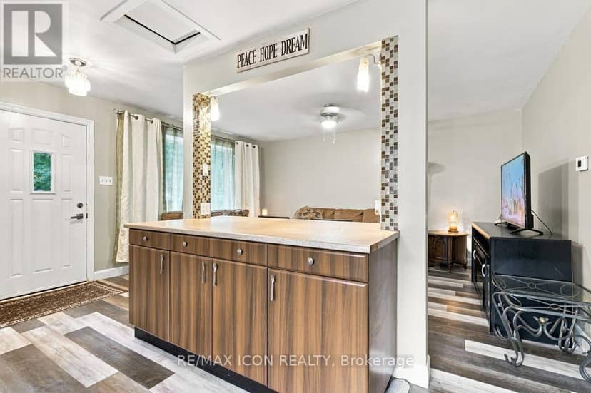25 Upcott Crescent — photo 12 of 40