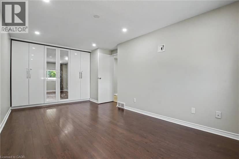 4 SEAFORTH Court — photo 16 of 34