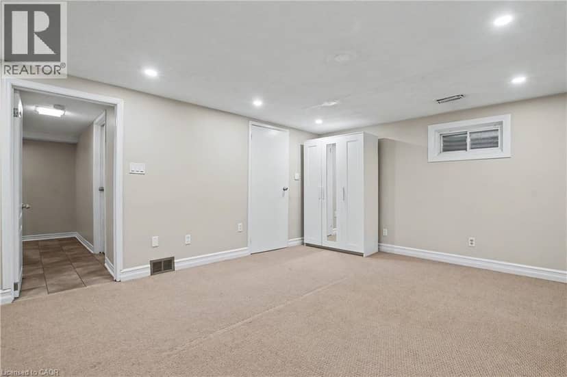 4 SEAFORTH Court — photo 24 of 34