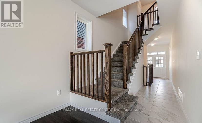 36 Henry Maracle Street, North Dumfries, photo 8