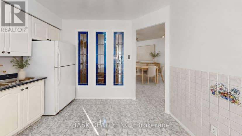 907 - 12 Laurelcrest Street — photo 16 of 25