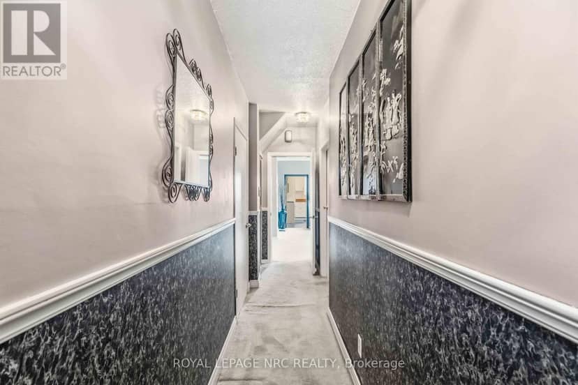 304 Scott Street S — photo 3 of 29