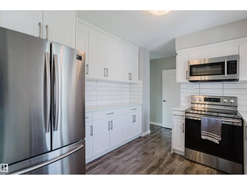 4708 106 AV NW — photo 11 of 40