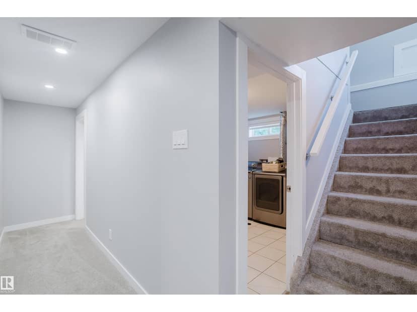 4708 106 AV NW — photo 23 of 40