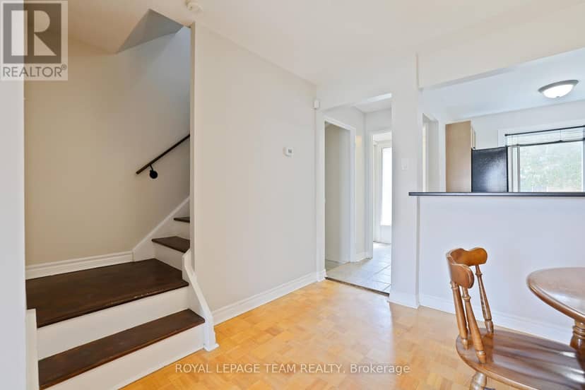 2942 Fairlea Crescent — photo 12 of 38