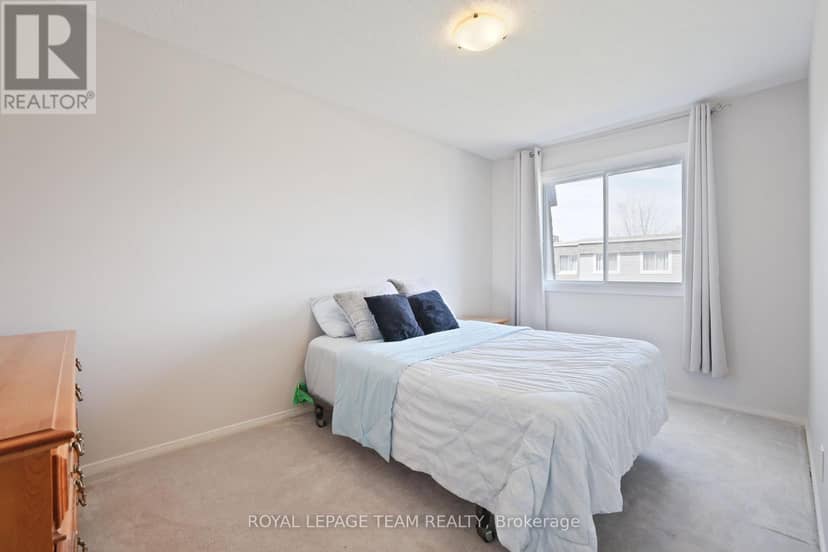 2942 Fairlea Crescent — photo 19 of 38