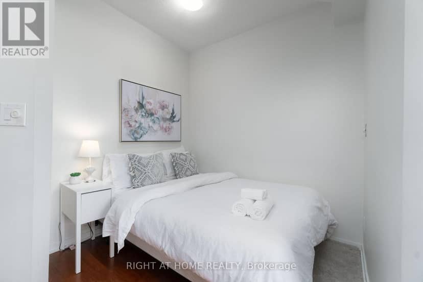 3404 - 55 Bremner Boulevard — photo 13 of 39