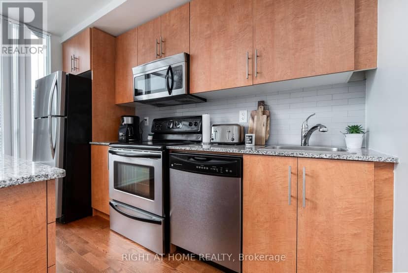 3404 - 55 Bremner Boulevard — photo 7 of 39