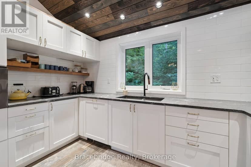 34 Martin Lane — photo 12 of 40