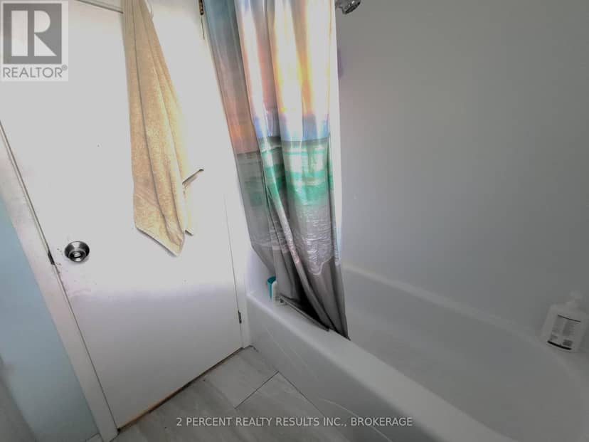 928 Oakview Avenue — photo 10 of 17