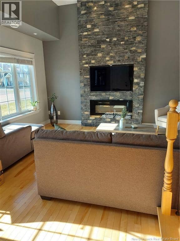240 Chatellerault Street — photo 3 of 17