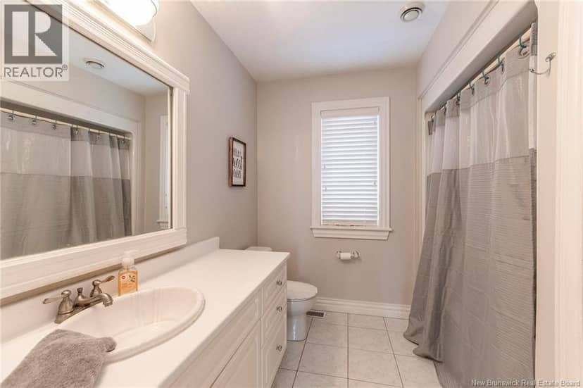 32 Vanessa Court — photo 14 of 40