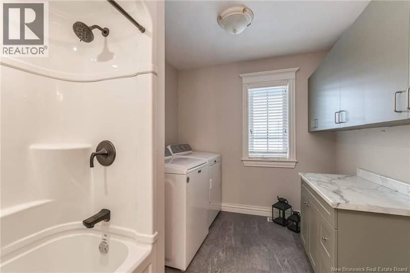 32 Vanessa Court — photo 15 of 40