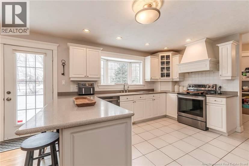 32 Vanessa Court — photo 21 of 40