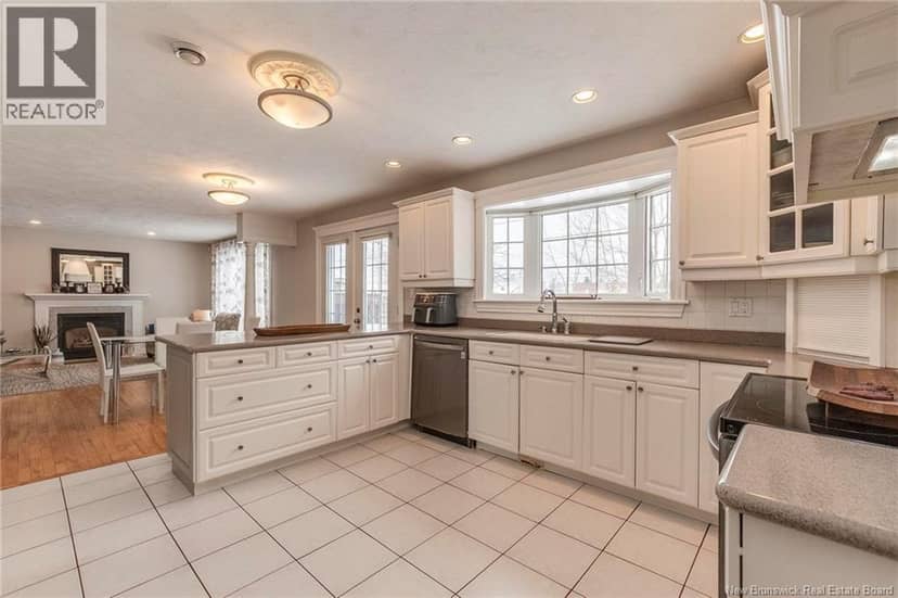 32 Vanessa Court — photo 18 of 40
