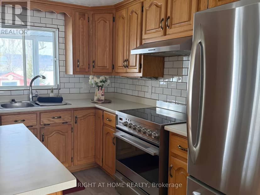 1103 Conc 1 Alfred Road — photo 14 of 40