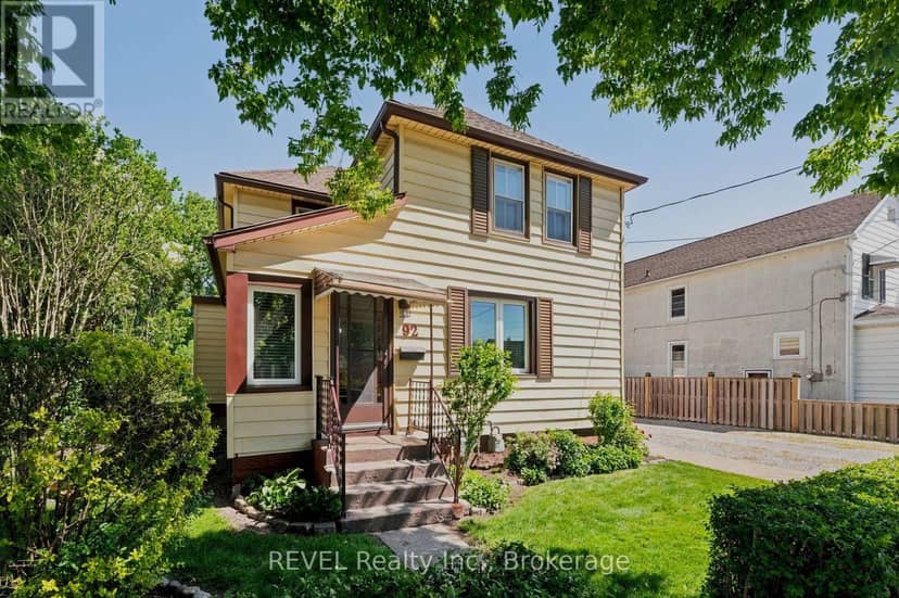 92 Saint Arnaud Street — photo 1 of 36