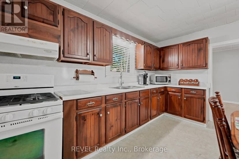 92 Saint Arnaud Street — photo 14 of 36