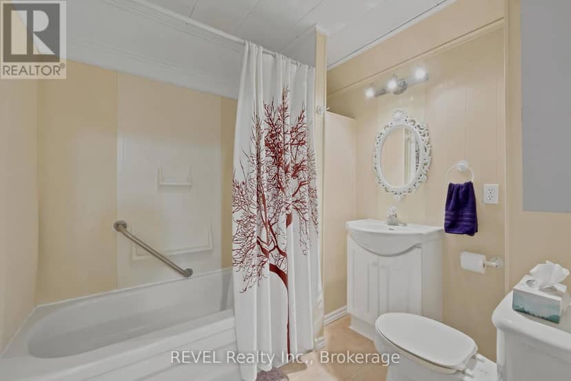 92 Saint Arnaud Street — photo 31 of 36