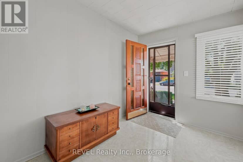 92 Saint Arnaud Street — photo 9 of 36