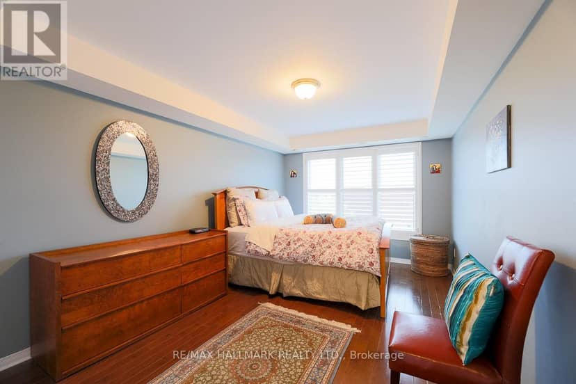 24 - 649D Warden Avenue — photo 9 of 21