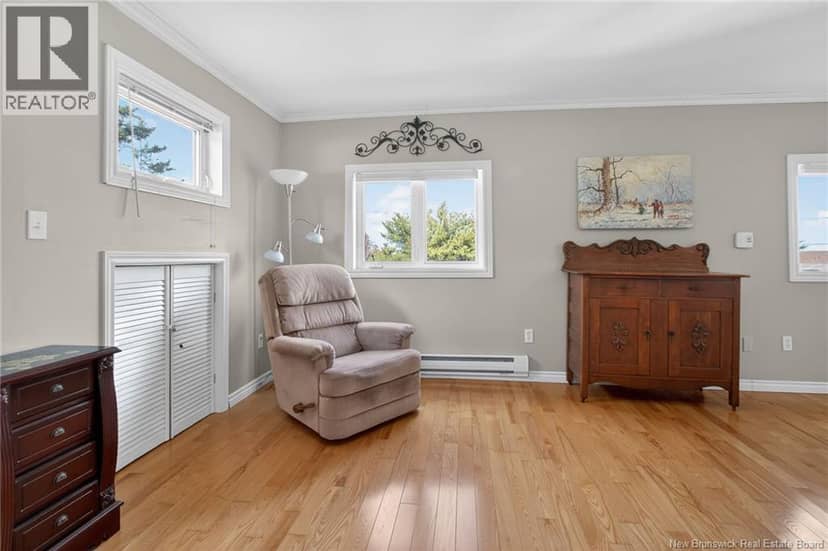 20 Woodland Boulevard — photo 34 of 40