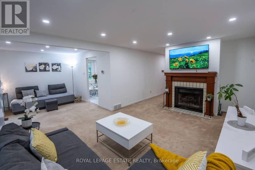 3 - 228 Kingswood Drive — photo 12 of 40