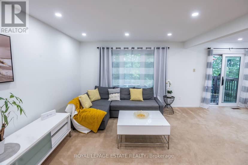3 - 228 Kingswood Drive — photo 15 of 40
