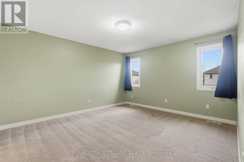 10 - 20 Windemere Place — photo 14 of 37