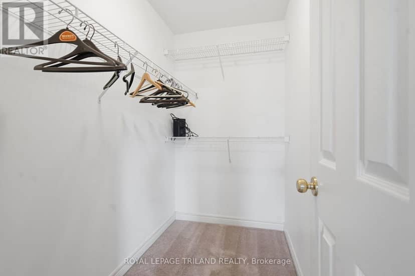 10 - 20 Windemere Place — photo 17 of 37