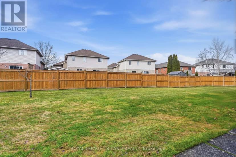 10 - 20 Windemere Place — photo 32 of 37