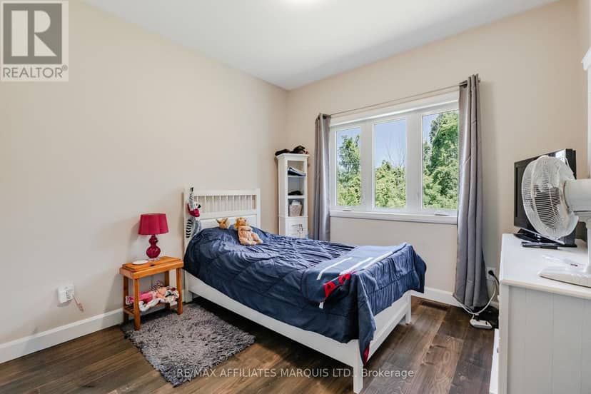2389 Watson Crescent — photo 19 of 39