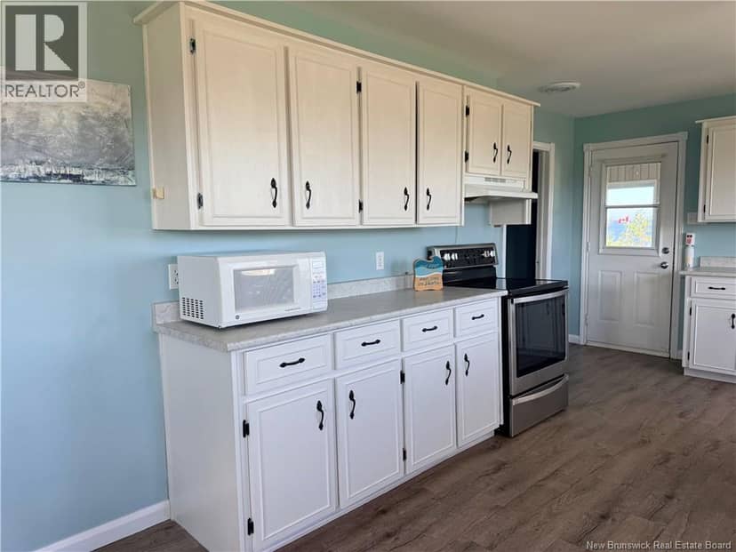 17 North Bayview Road — photo 11 of 34