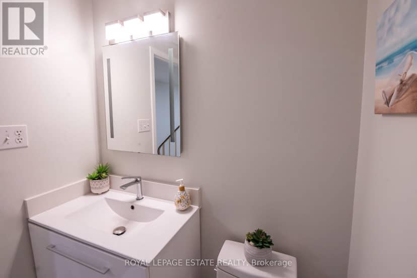 3 - 228 Kingswood Drive — photo 20 of 40