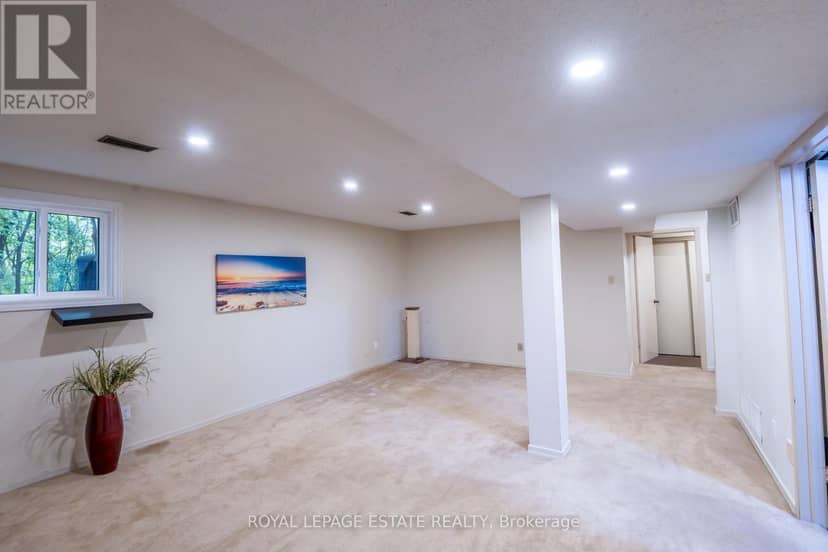 3 - 228 Kingswood Drive — photo 32 of 40