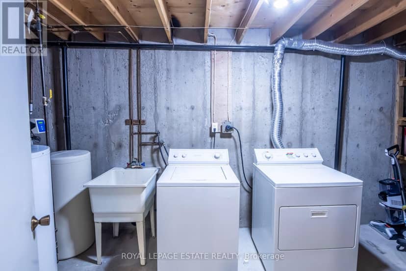 3 - 228 Kingswood Drive — photo 35 of 40