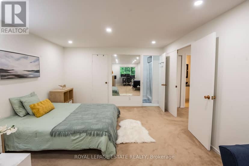 3 - 228 Kingswood Drive — photo 23 of 40