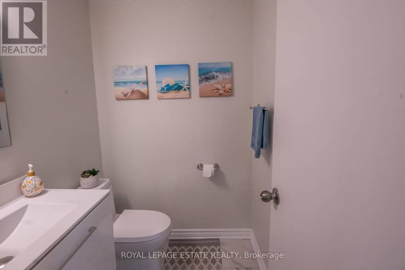 3 - 228 Kingswood Drive — photo 19 of 40