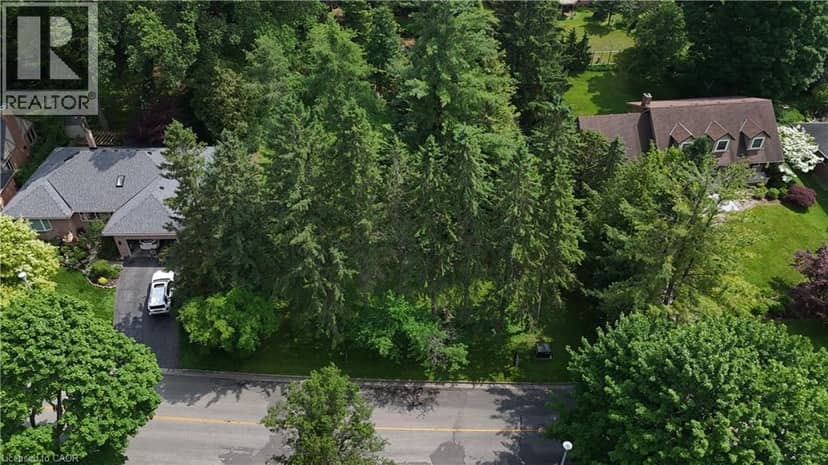 154 MCCALL Crescent — photo 5 of 15