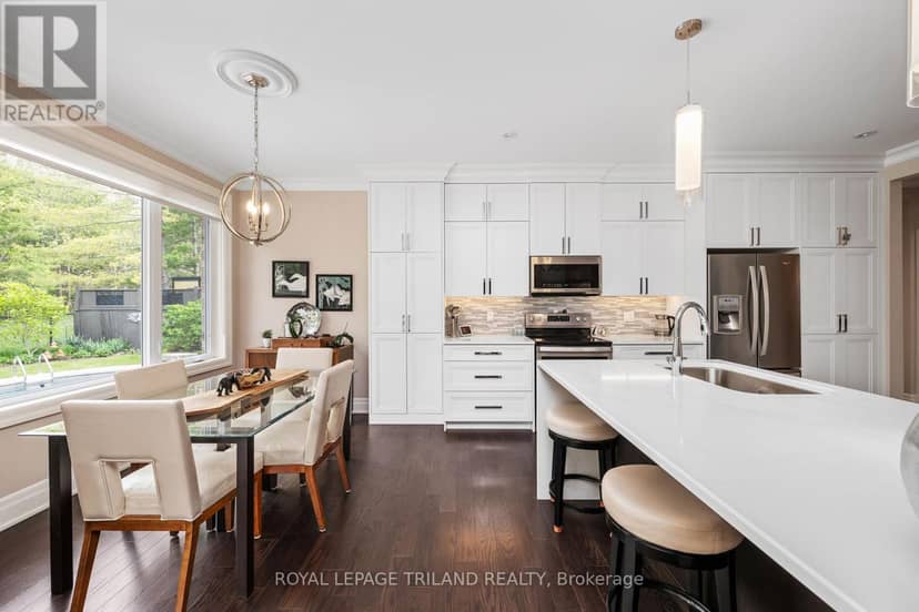 1824 Upper West Avenue — photo 11 of 40