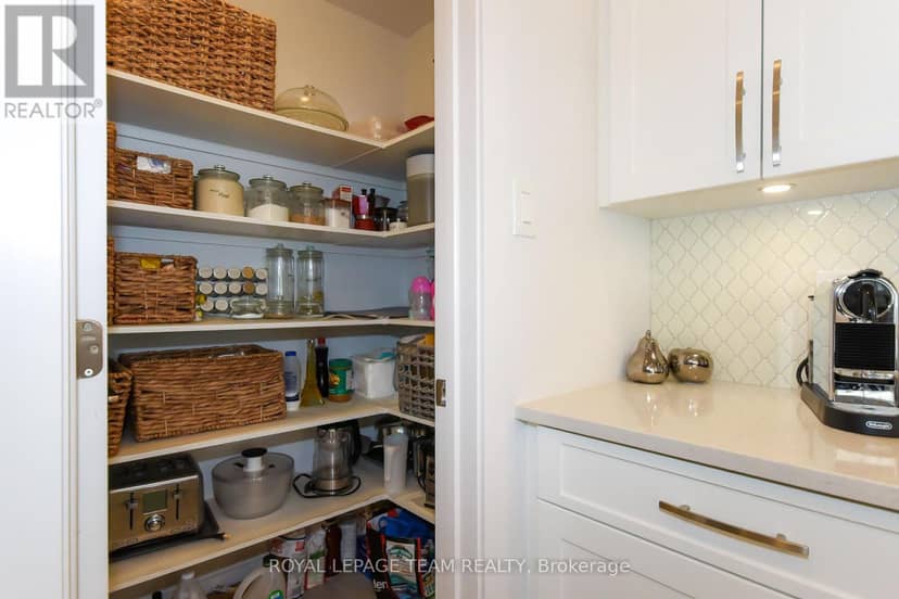 725 Capricorn Circle — photo 14 of 40