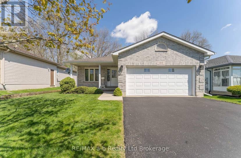 44 Beech Boulevard — photo 2 of 39