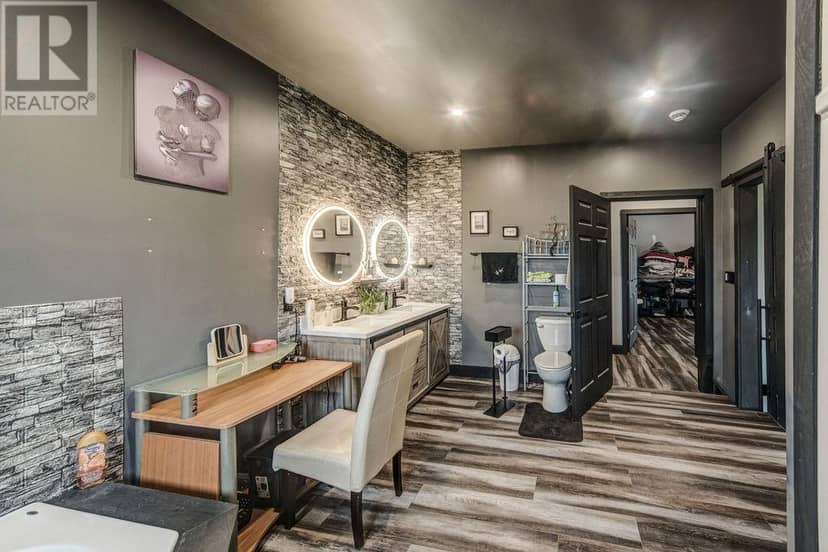 28 Courchesne Road — photo 13 of 24