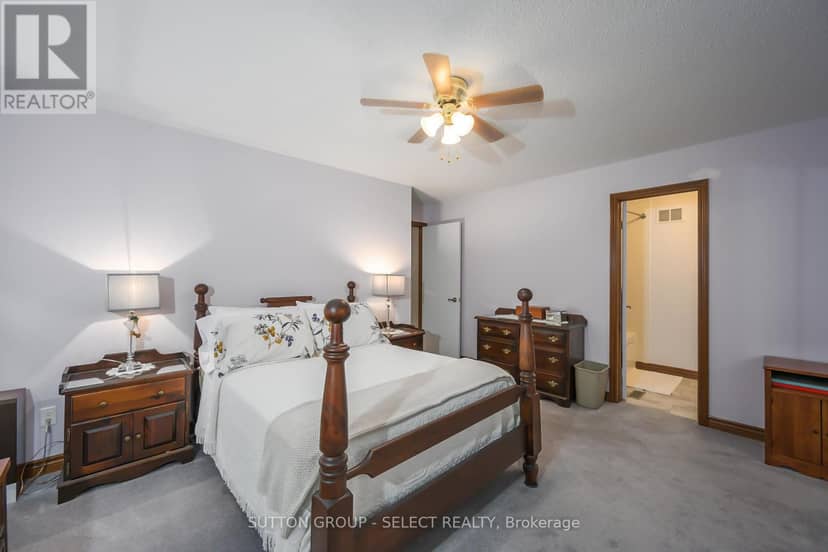 260 Village Green Avenue — photo 15 of 39