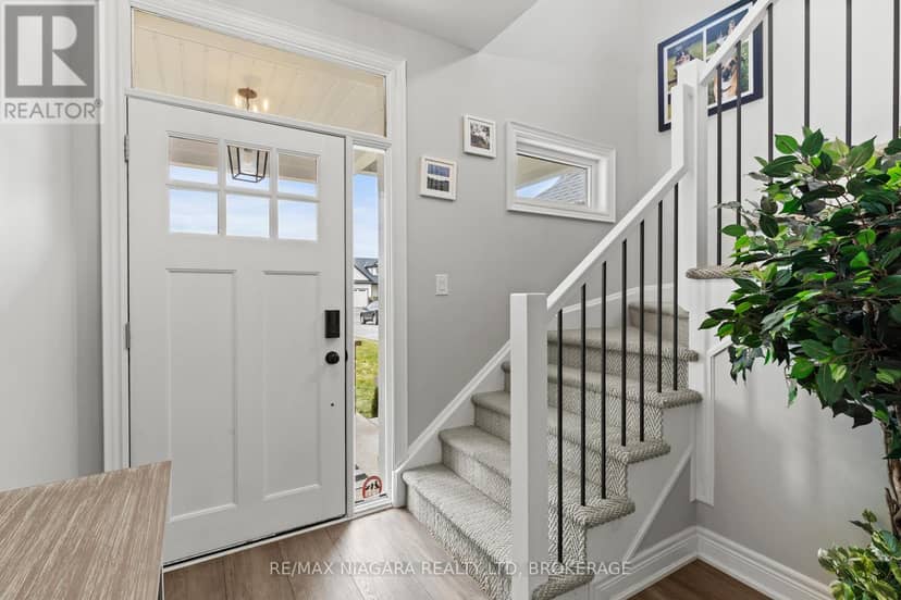 3549 Canfield Crescent — photo 5 of 38