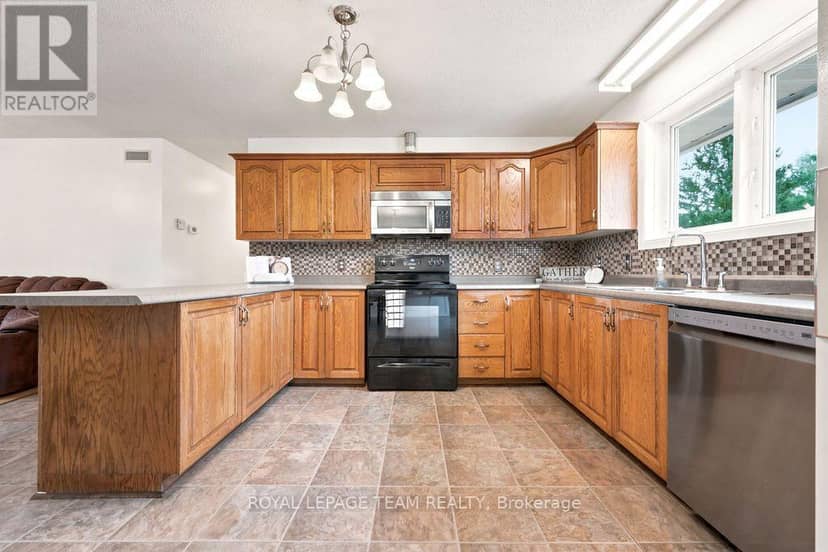 13 Springfield Drive — photo 18 of 40