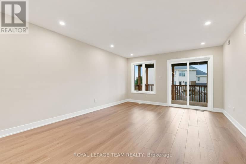 52 Whitcomb Crescent — photo 21 of 40
