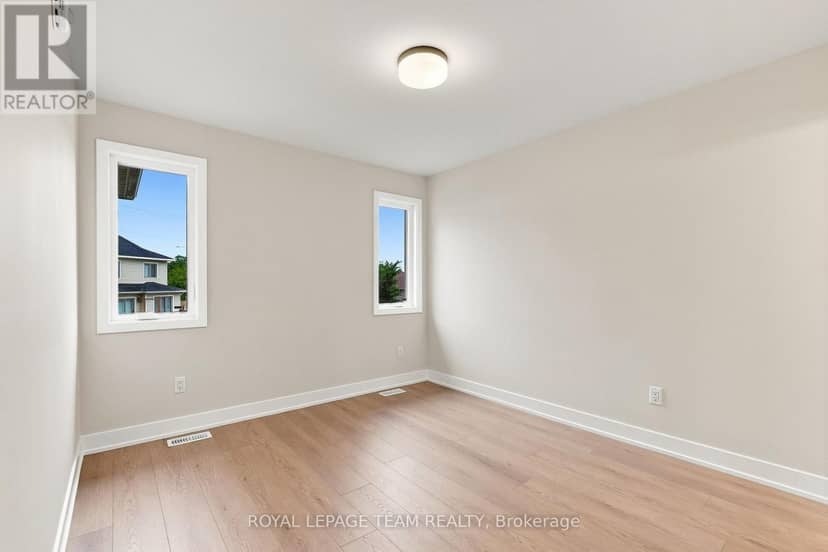 52 Whitcomb Crescent — photo 22 of 40