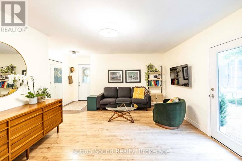 4 Maplewood Drive — photo 9 of 37