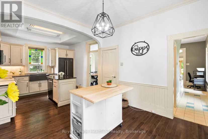 1047 Gibson Street — photo 13 of 40